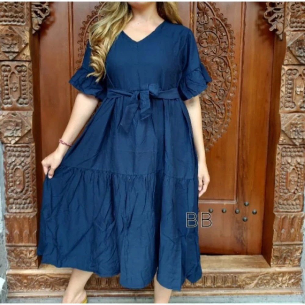 Dress terbaru terlaris dengan tali ikat elegan Dress terbaru terlaris dengan tali ikat elegan
