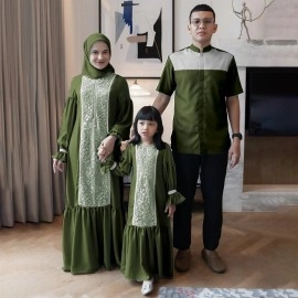 Couple Muslim Family Madinah