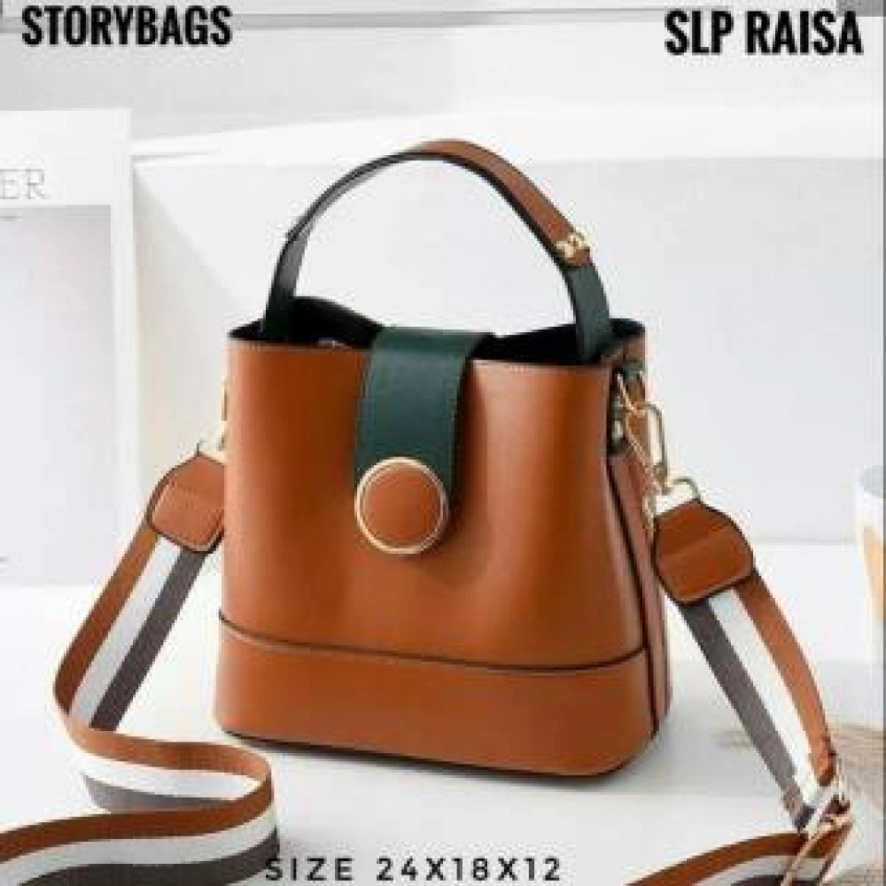 Tas Selempang Tali Panjang Raisha Kancing Besar Tas Selempang Tali Panjang Raisha Kancing Besar