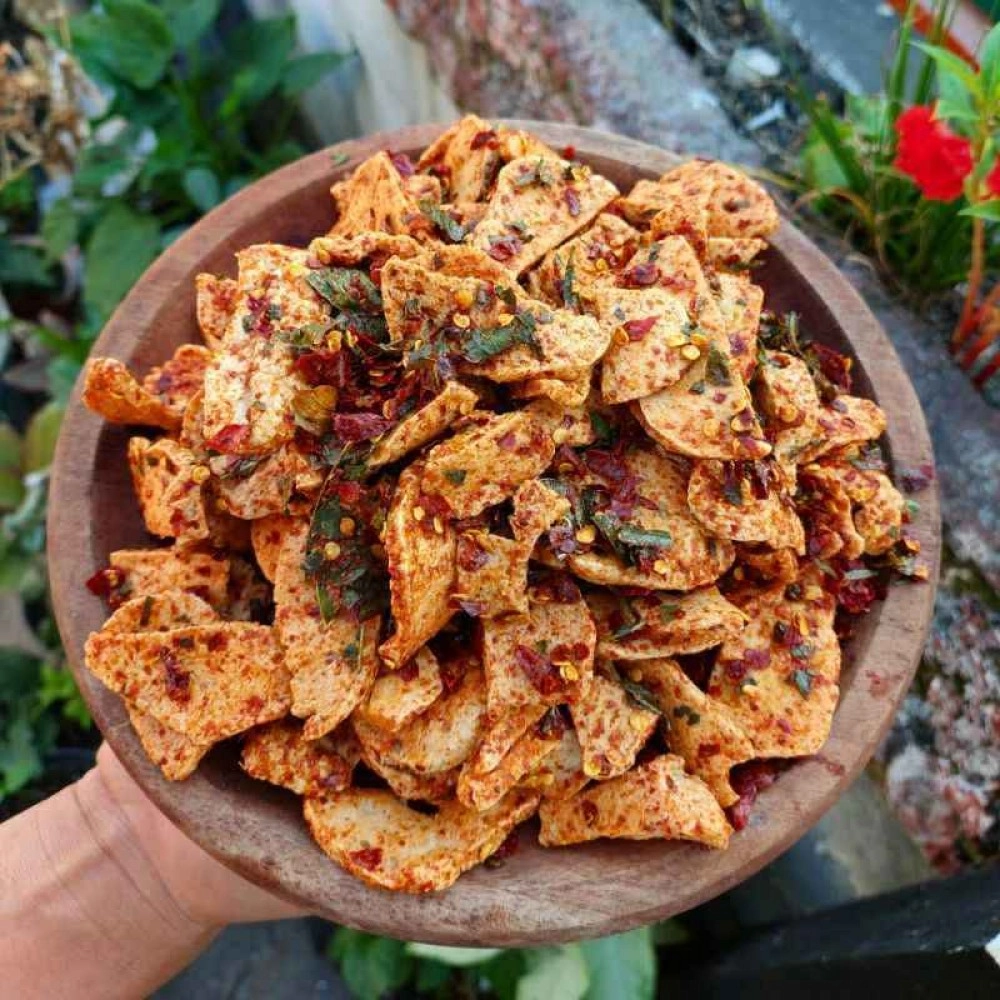 Basreng pedas dengan daun jeruk Basreng pedas dengan daun jeruk
