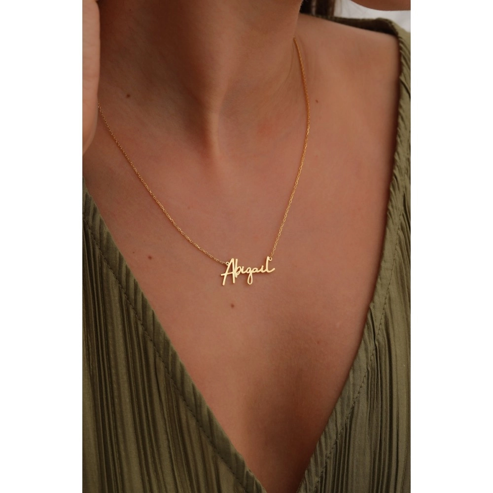 Kalung Nama - Zedd Jewelry: Warna Silver Dan Emas Tahan Lama Anti Karat - Abigail Necklace: Titanium 18K Gold Plated Kalung Nama - Zedd Jewelry: Warna Silver Dan Emas Tahan Lama Anti Karat - Abigail Necklace: Titanium 18K Gold Plated